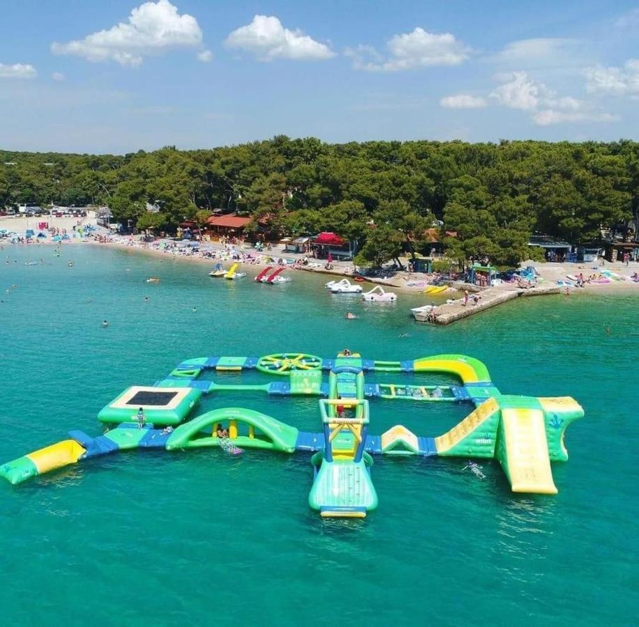Mobile Homes Malu Biograd Na Moru Zewnętrze zdjęcie