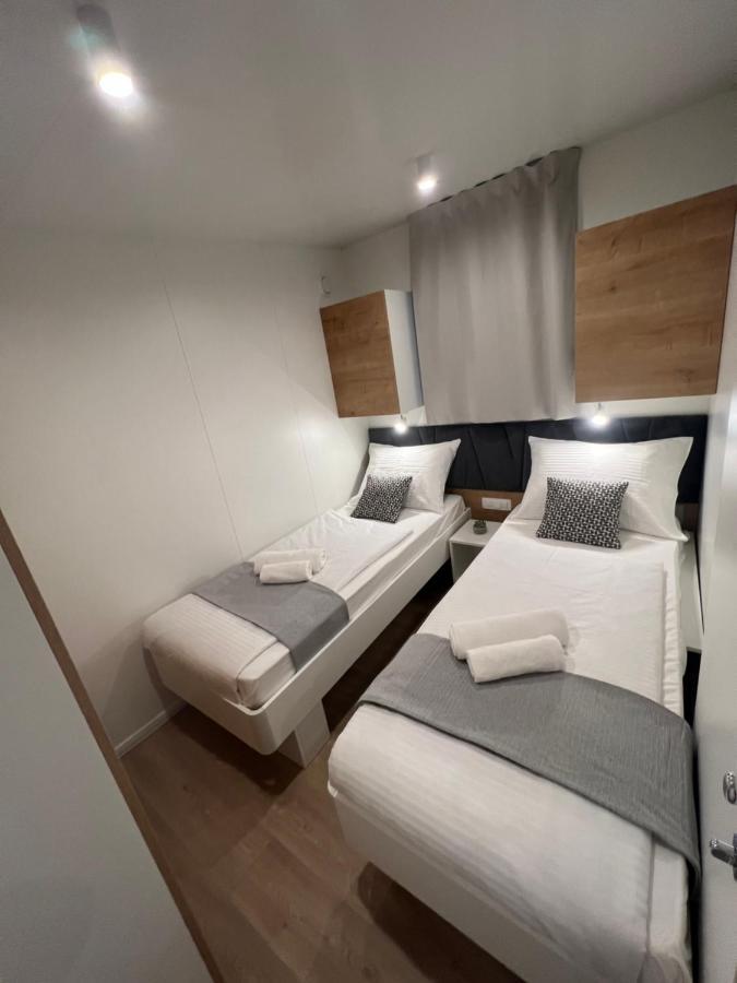 Mobile Homes Malu Biograd Na Moru Zewnętrze zdjęcie