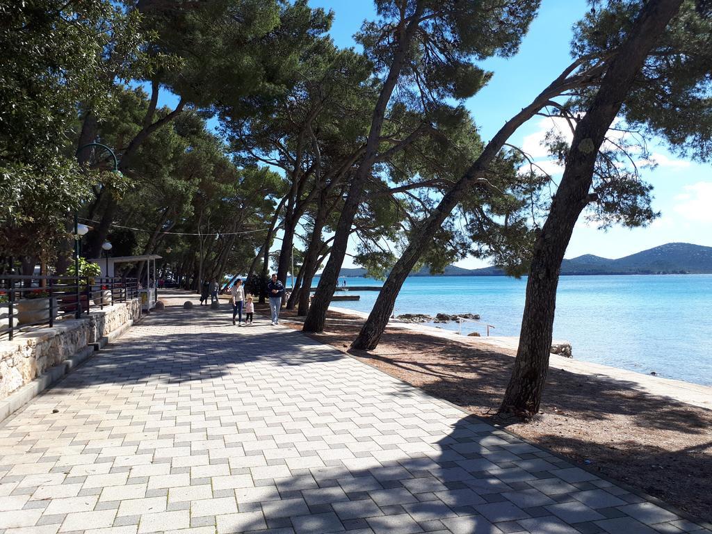 Mobile Homes Malu Biograd Na Moru Zewnętrze zdjęcie