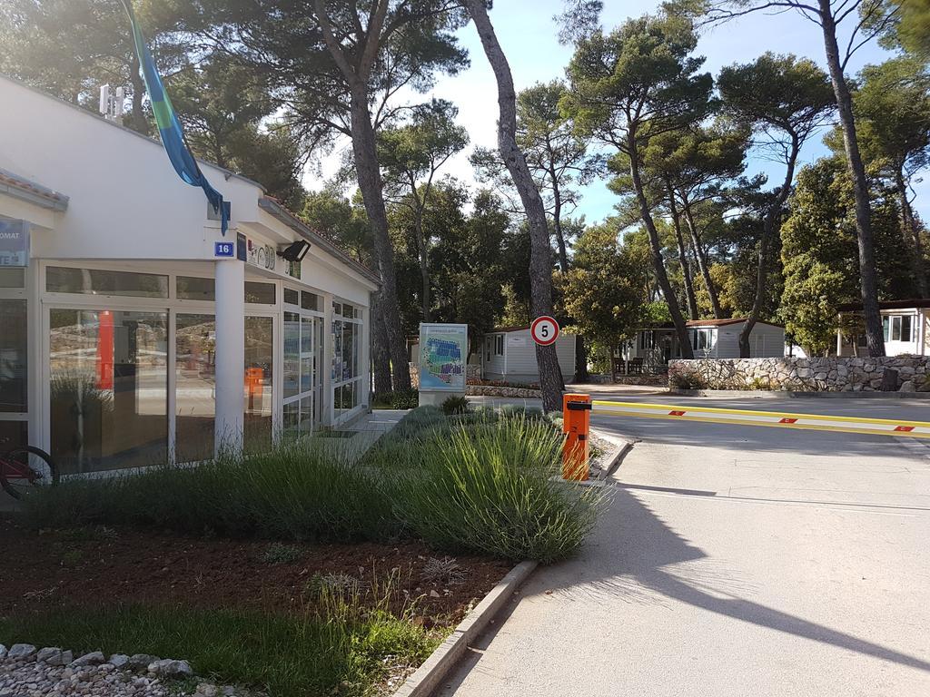 Mobile Homes Malu Biograd Na Moru Zewnętrze zdjęcie