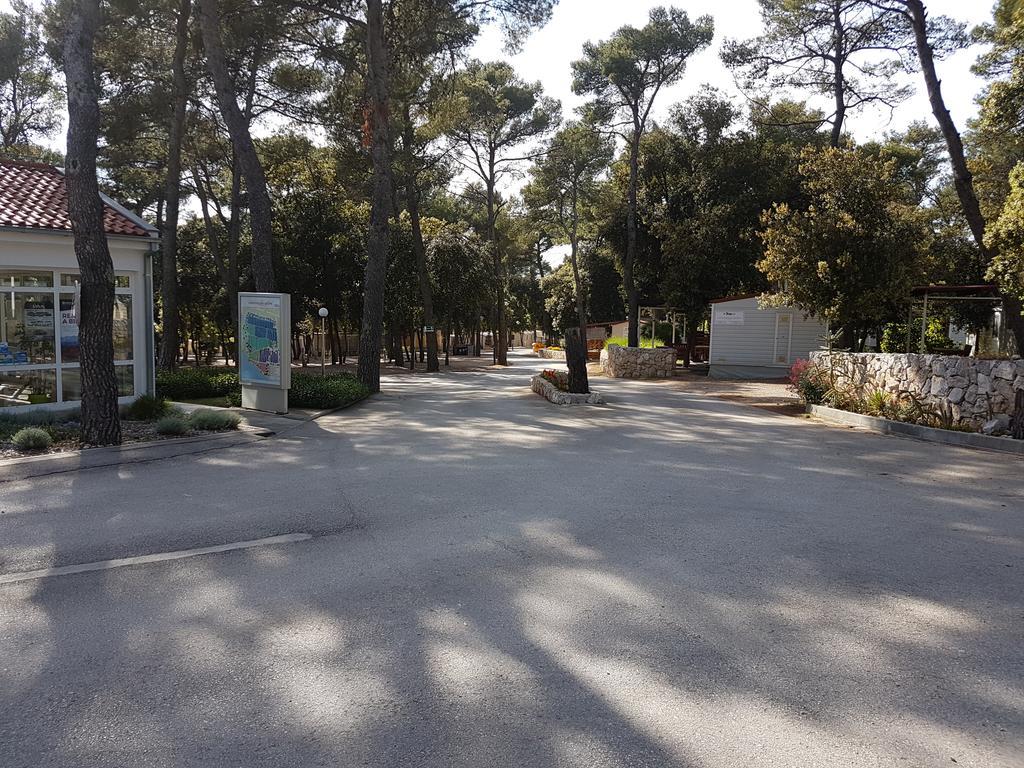 Mobile Homes Malu Biograd Na Moru Zewnętrze zdjęcie