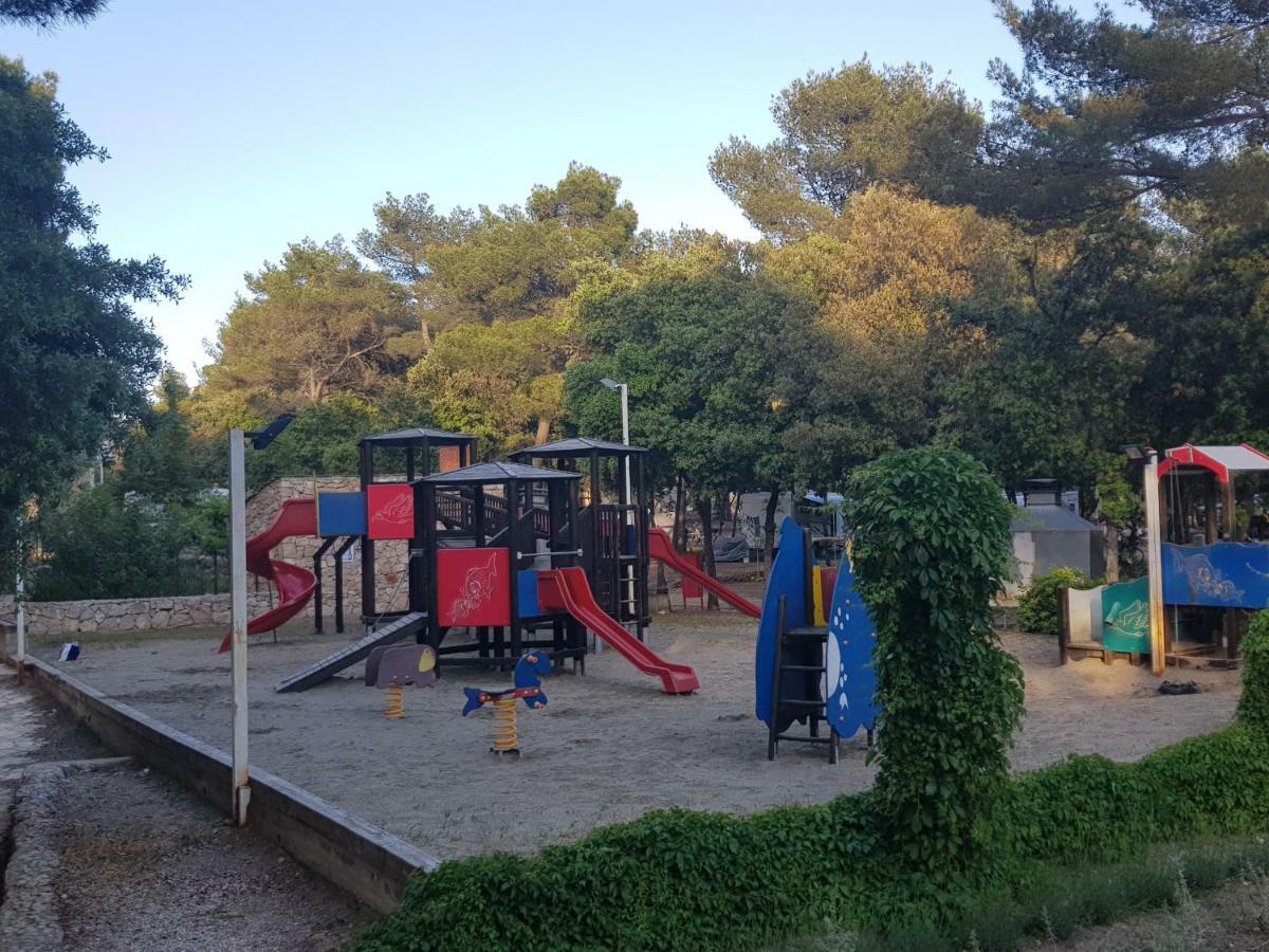 Mobile Homes Malu Biograd Na Moru Zewnętrze zdjęcie